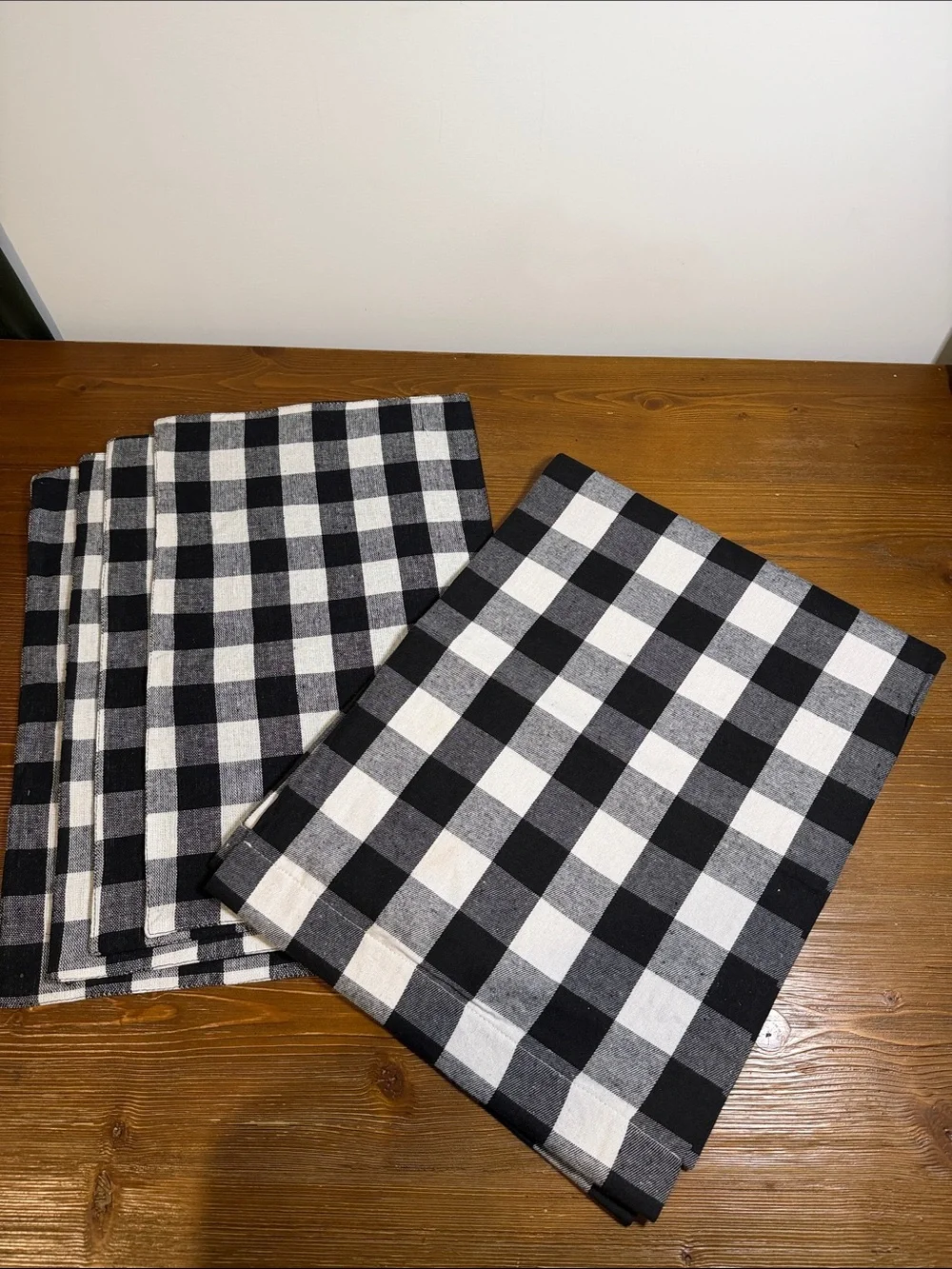 Black and White Buffalo Check Placemats (4) and Table Runner